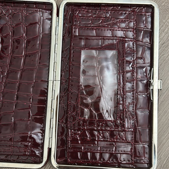 Vintage Faux Crocodile Embossed Deep Red / Burgundy Click Wallet / Clutch - Picture 9 of 16